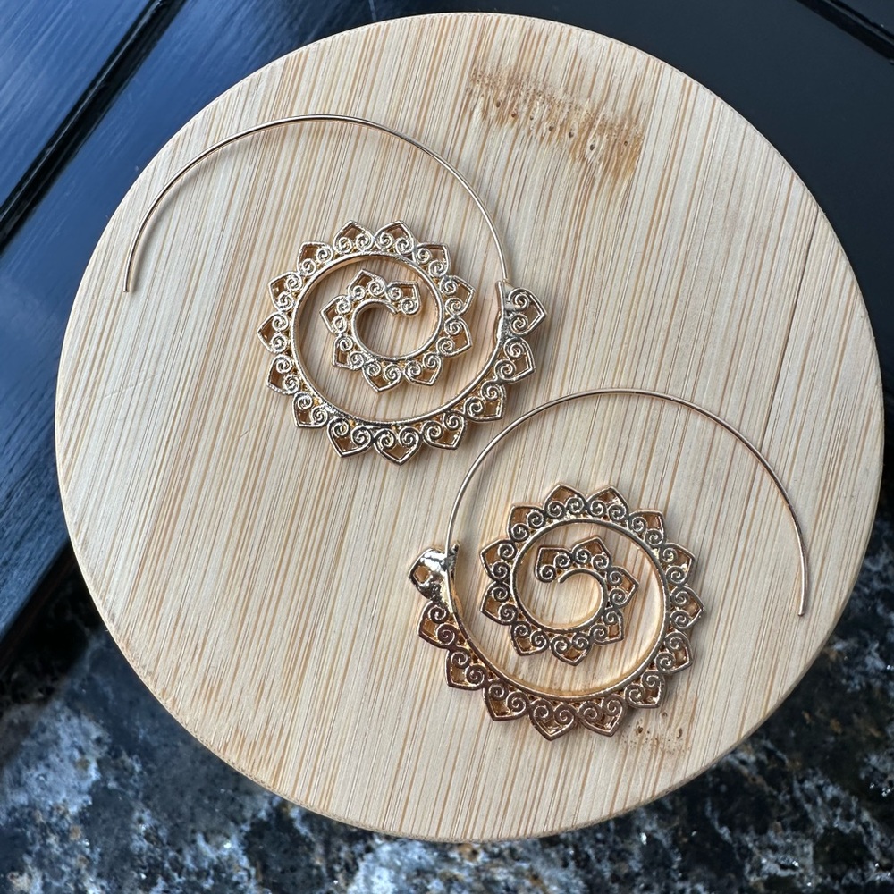 Gold Mandala Swirl Spiral Hoop Earrings nwot gold plated stainless steel